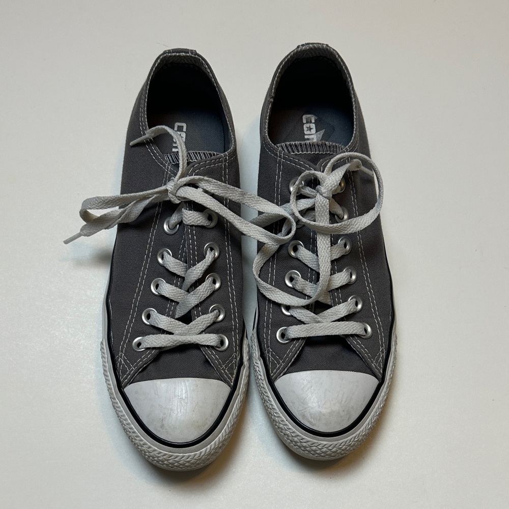 Converse Chuck Taylor All Star Low Top Sneakers Gray Women’s Size 8